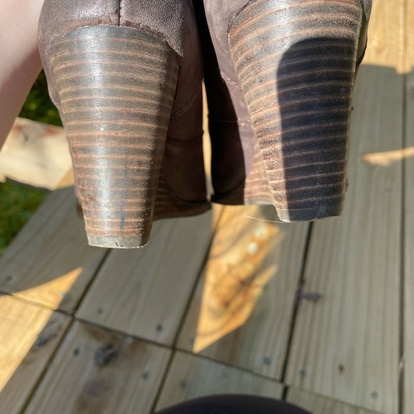 Lucky Brand Yinan Brown Genuine Leather Stacked Wedge Booties - Picture 7 of 8